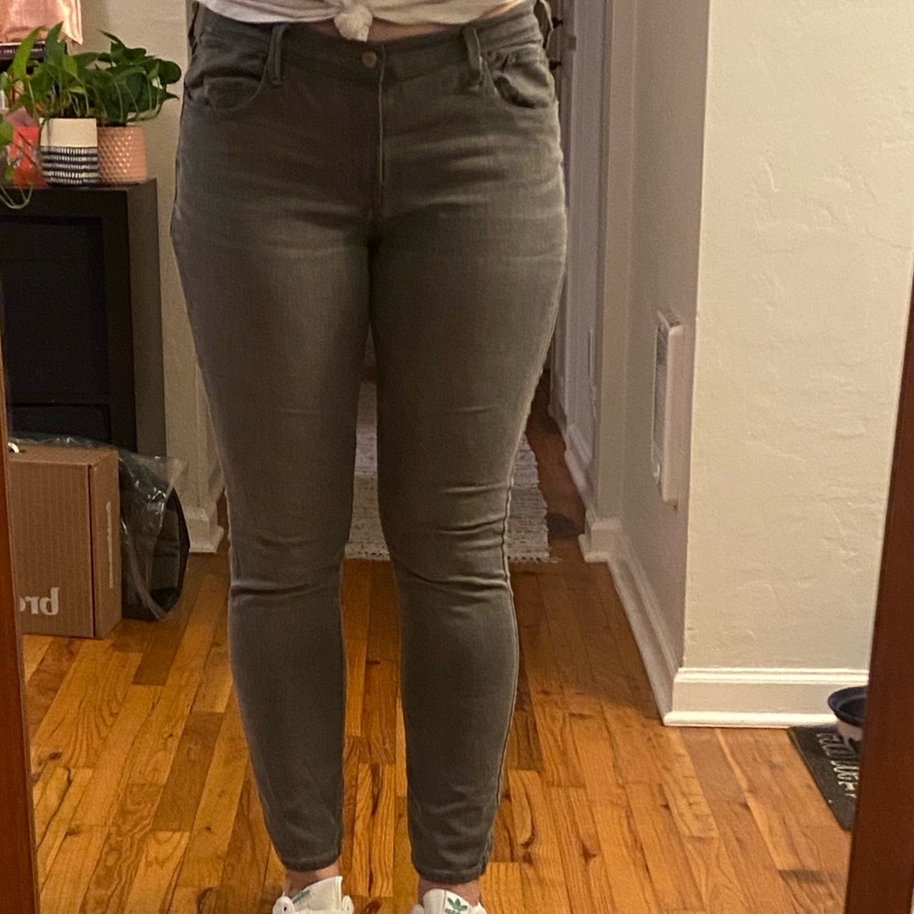 GREY OLD NAVY JEANS